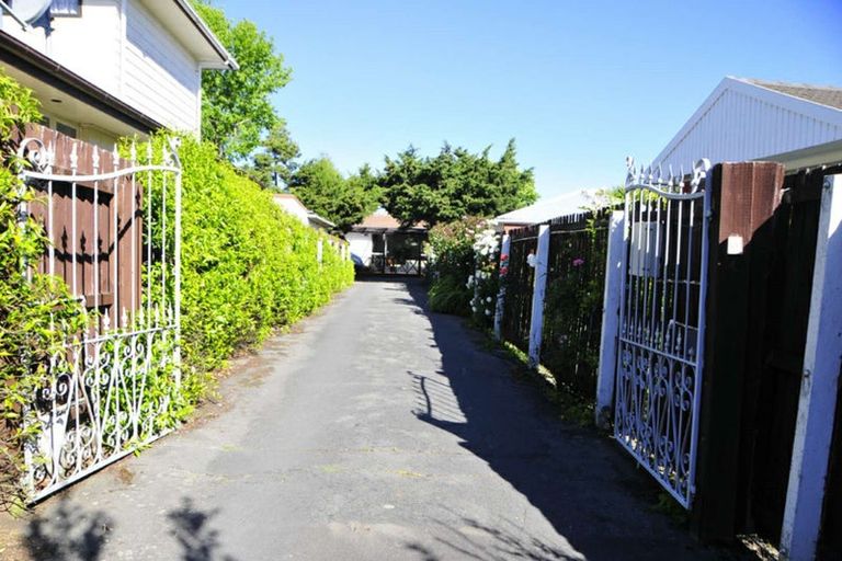Photo of property in 6a Deepdale Street, Burnside, Christchurch, 8053