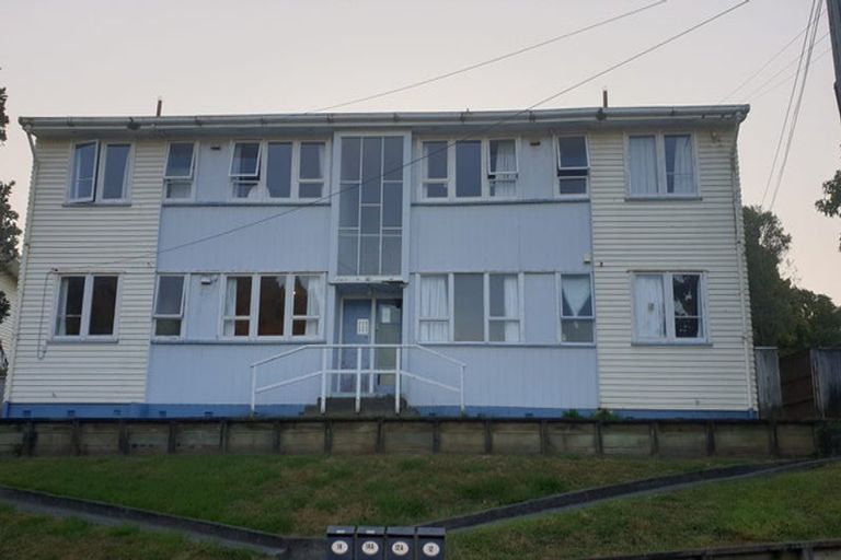 Photo of property in 12-14a Worcester Place, Cannons Creek, Porirua, 5024