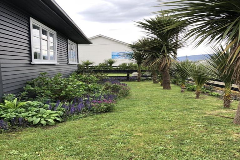 Photo of property in 25 Cobden Street, Westport, 7825