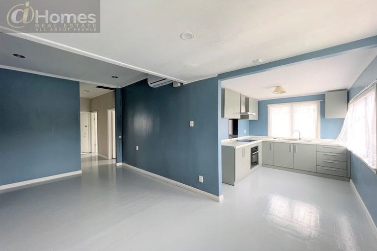 Photo of property in 13 Lavelle Road, Henderson, Auckland, 0612