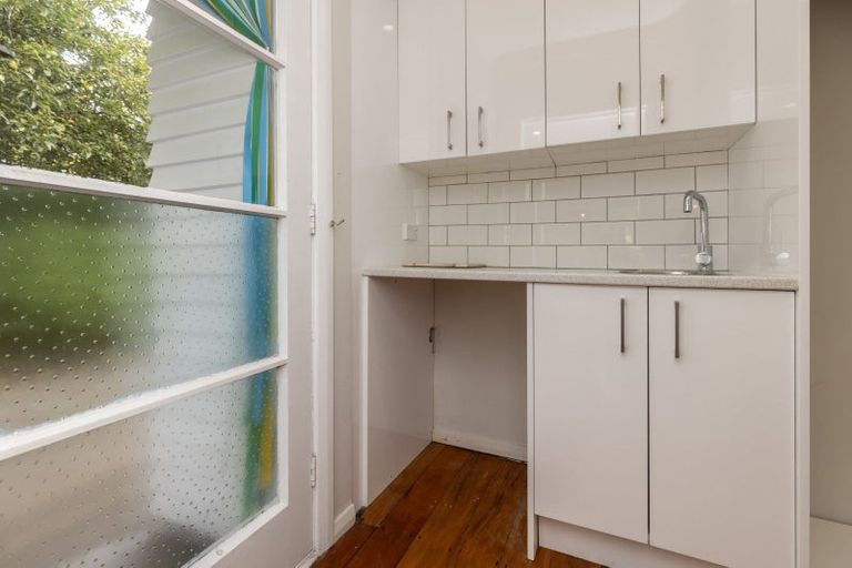 Photo of property in 121 Matai Road, Raumati South, Paraparaumu, 5032