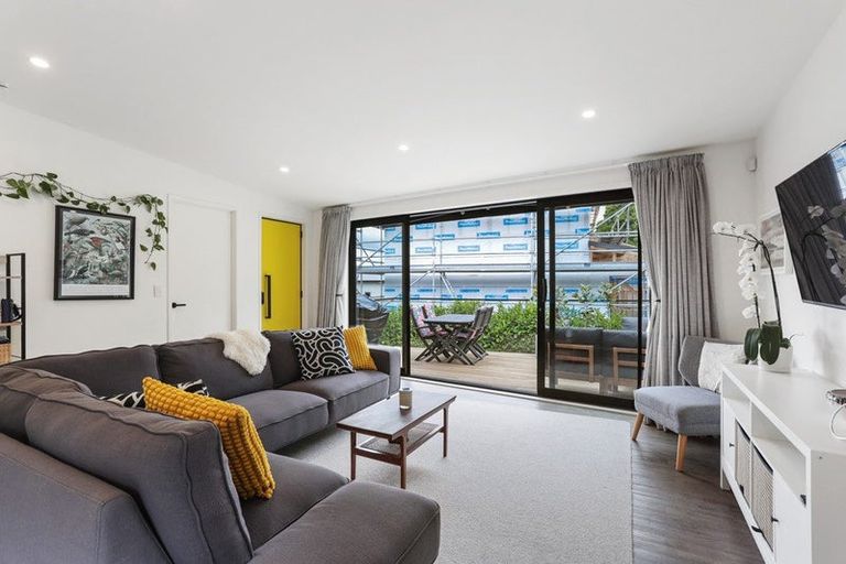 Photo of property in 26 Arataki Views Way, Glen Eden, Auckland, 0602