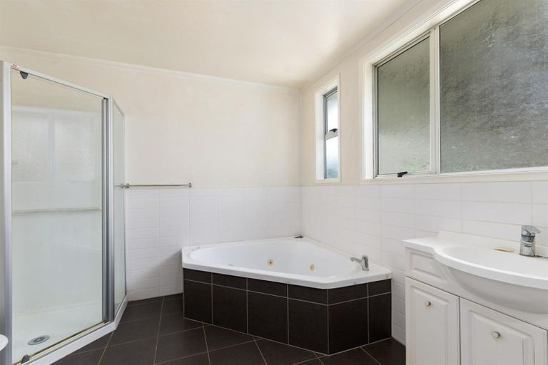 Photo of property in 3265 South Head Road, South Head, Helensville, 0874