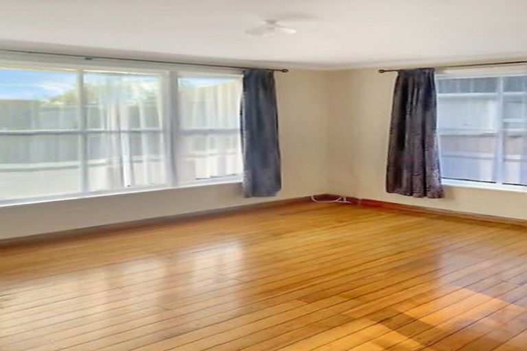 Photo of property in 23 Holland Crescent, Bulls, 4818