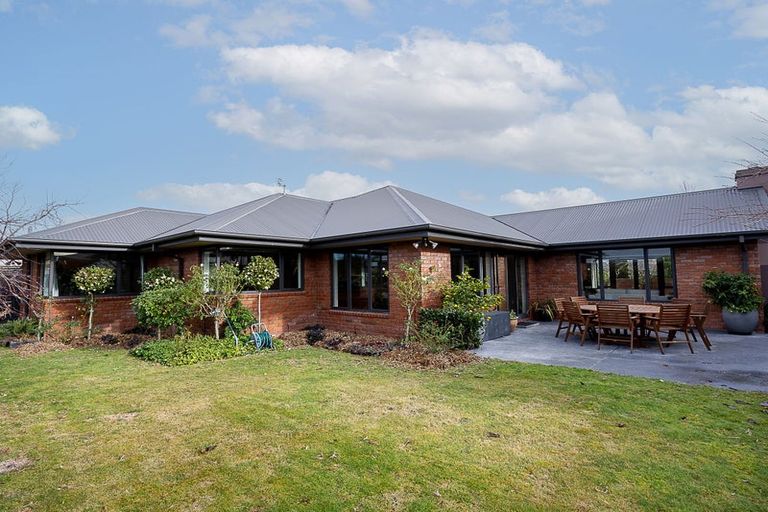 Photo of property in 14 Dunmurry Place, Casebrook, Christchurch, 8051