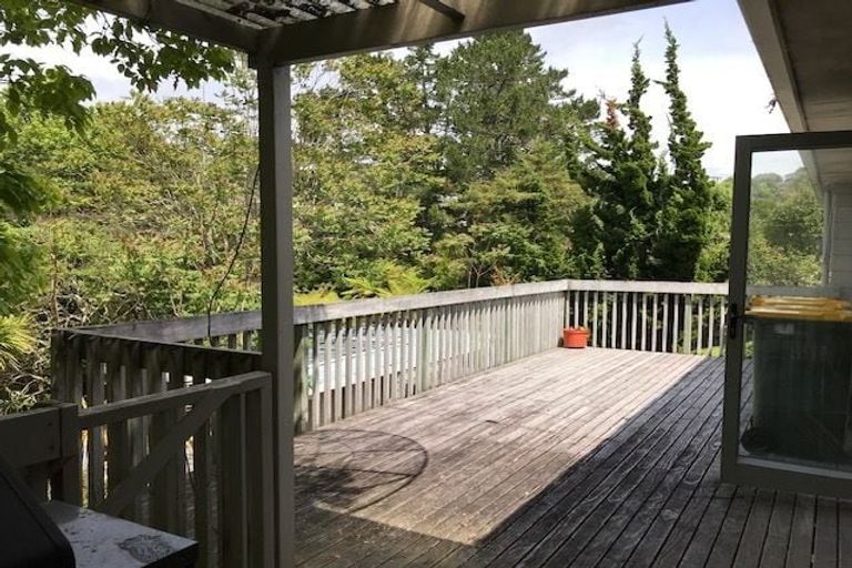 Photo of property in 10 Airey Place, Torbay, Auckland, 0630