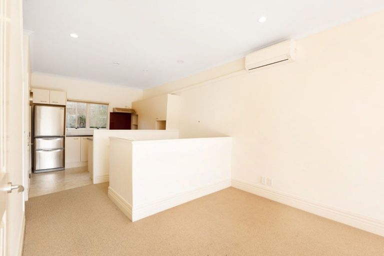 Photo of property in 11/5 Malcolm Lane, Thorndon, Wellington, 6011