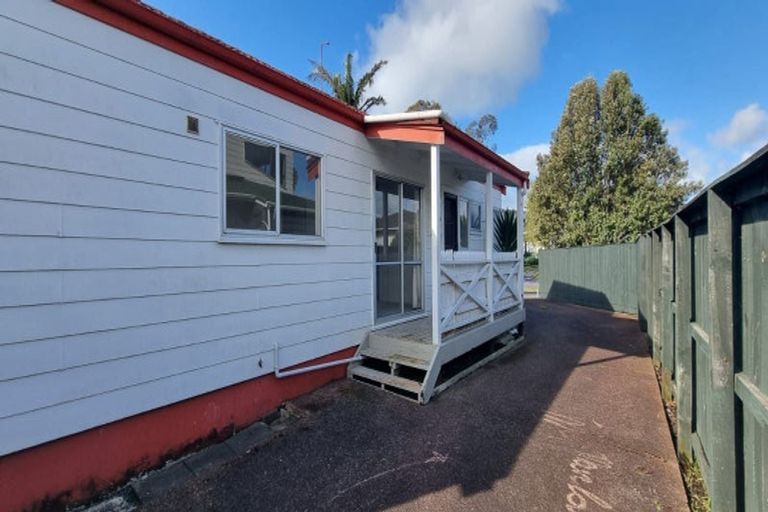 Photo of property in 11 Tyndrum Place, Highland Park, Auckland, 2010