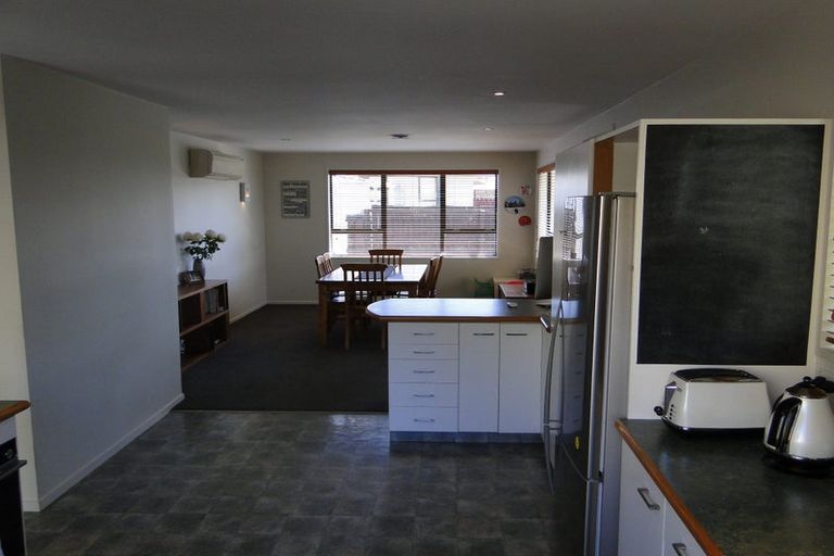 Photo of property in 32 Coates Place, Rangiora, 7400