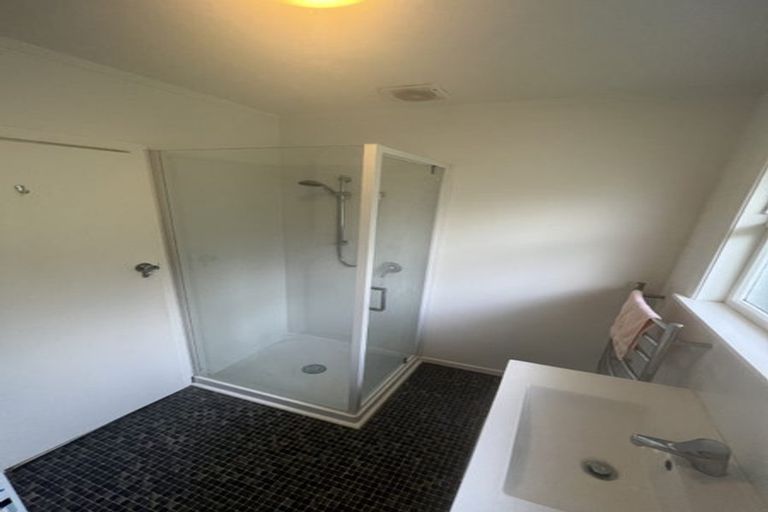 Photo of property in 17 Seatoun Heights Road, Miramar, Wellington, 6022