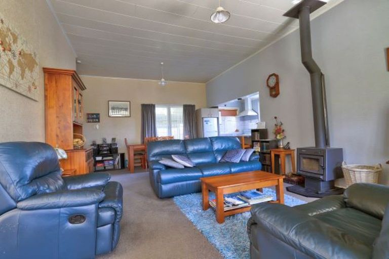 Photo of property in 85 South Road, Manaia, 4612