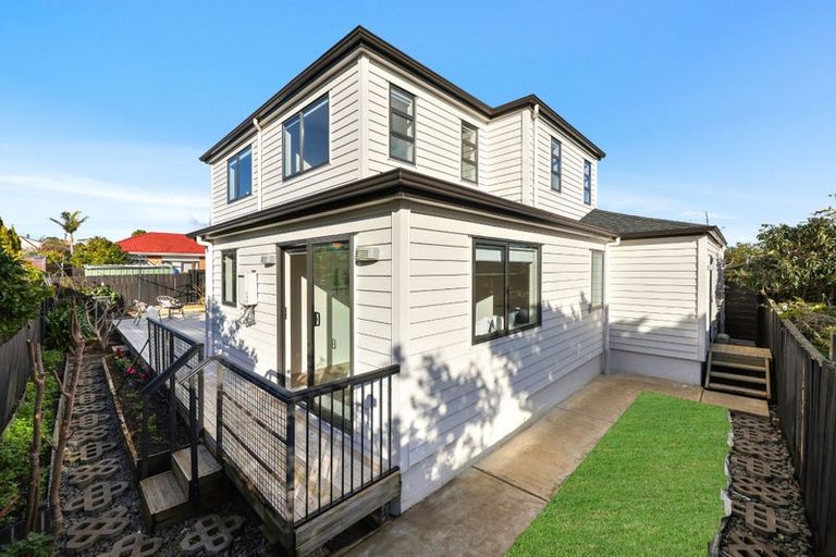 Photo of property in 33a Jillteresa Crescent, Half Moon Bay, Auckland, 2012