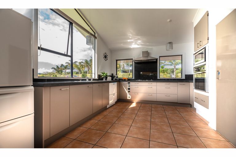 Photo of property in 38 Riddell Road, Kerikeri, 0230