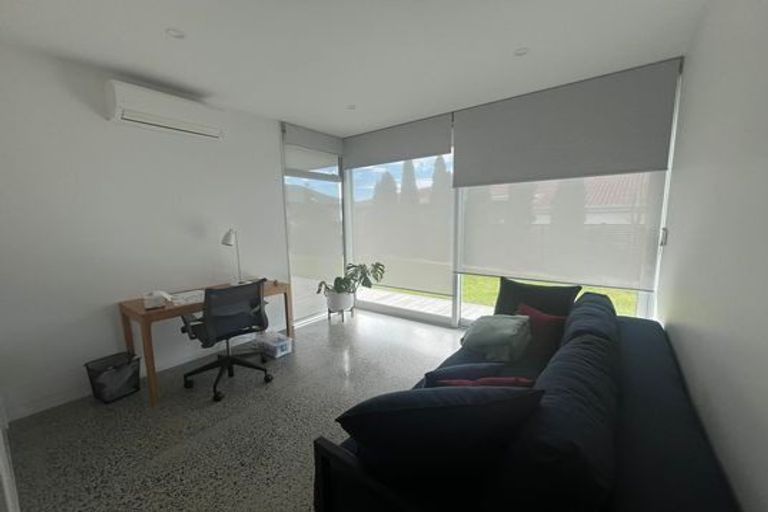 Photo of property in 451 East Coast Road, Murrays Bay, Auckland, 0630