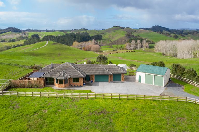 Photo of property in 932 Wharehine Road, Wharehine, Wellsford, 0973