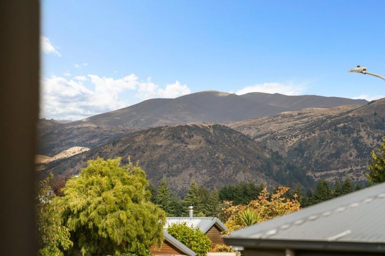 Photo of property in 4 Hillview Place, Wanaka, 9305