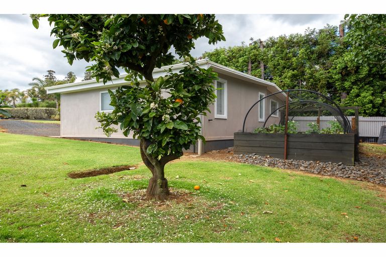 Photo of property in 38 Riddell Road, Kerikeri, 0230