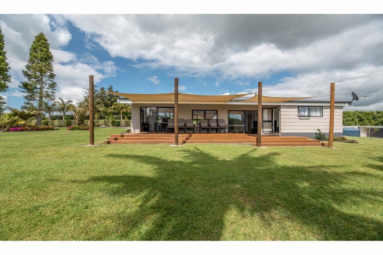 Photo of property in 38 Riddell Road, Kerikeri, 0230