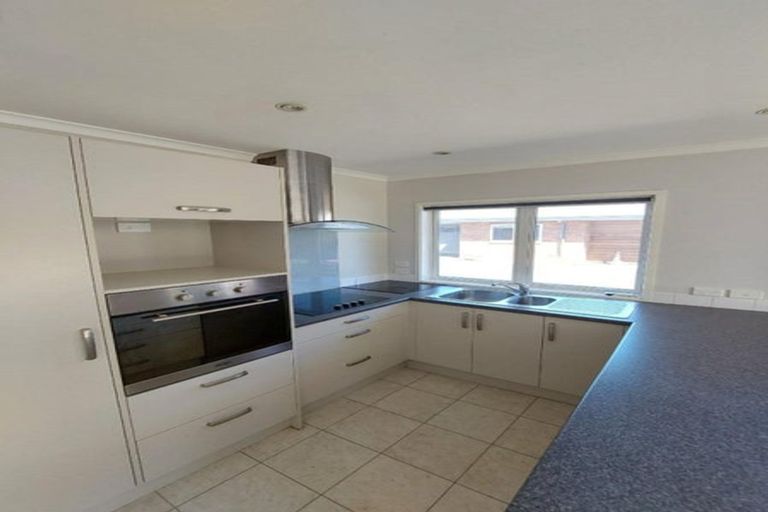 Photo of property in 1/33 Clemow Road, Fitzroy, New Plymouth, 4312