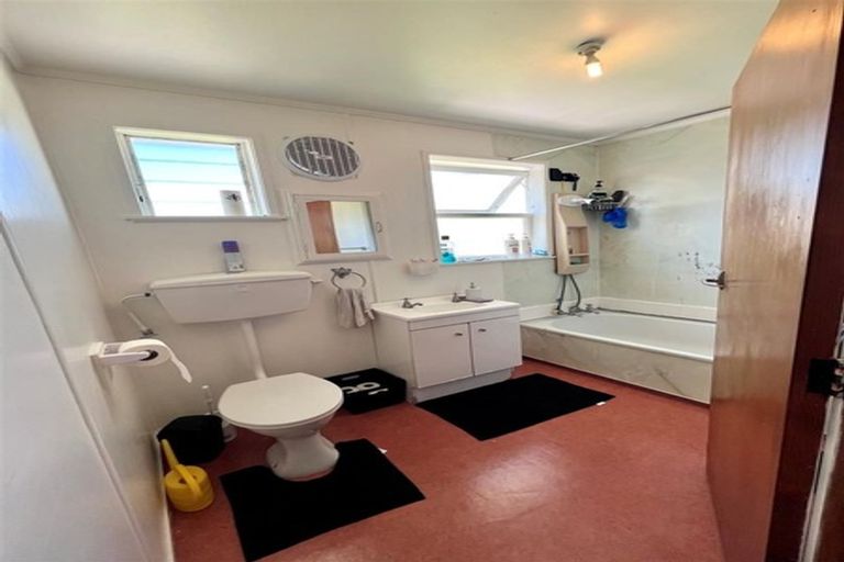 Photo of property in 95 Universal Drive, Henderson, Auckland, 0610