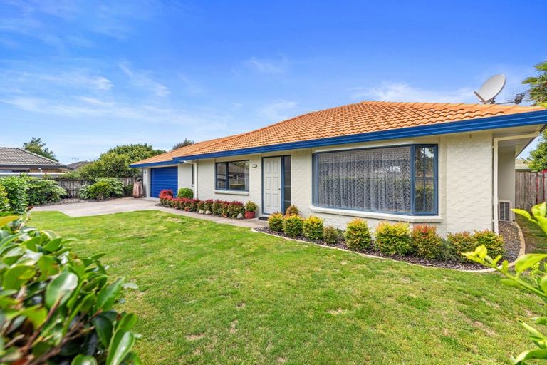 Photo of property in 37 Beachlands Place, Papamoa Beach, Papamoa, 3118