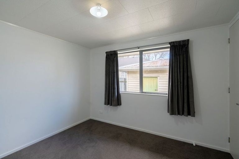 Photo of property in 71 Queenwood Road, Levin, 5510