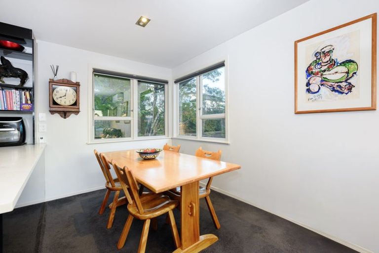 Photo of property in 14 Edgewood Way, Henderson, Auckland, 0612