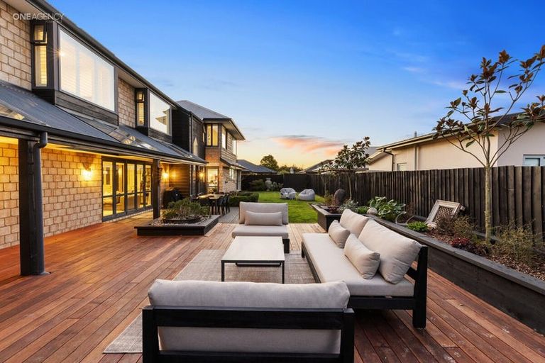 Photo of property in 8 Cunneen Place, Aidanfield, Christchurch, 8025