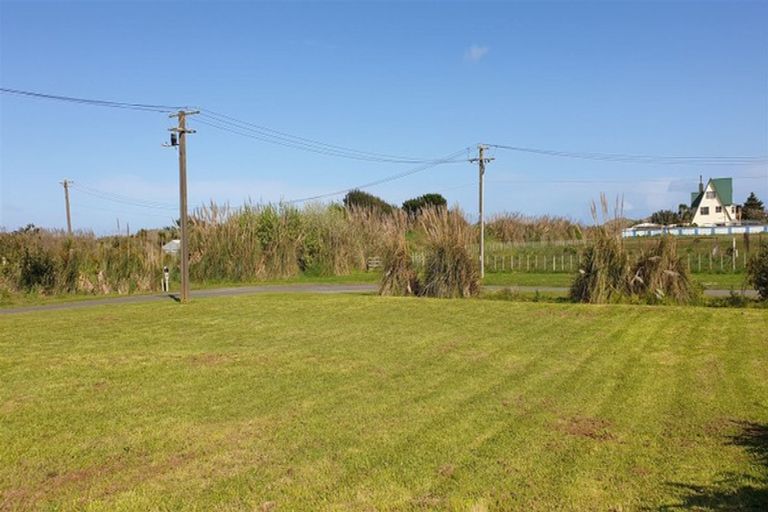 Photo of property in 7 Pariri Street, Hokio Beach, Levin, 5571