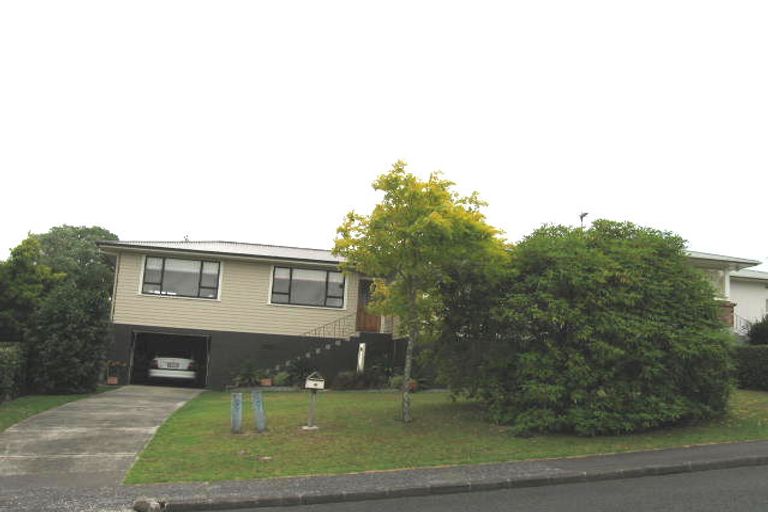 Photo of property in 41 Blakeborough Drive, Forrest Hill, Auckland, 0620