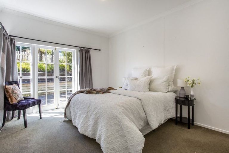 Photo of property in 23 Makiri Street, Helensville, 0800