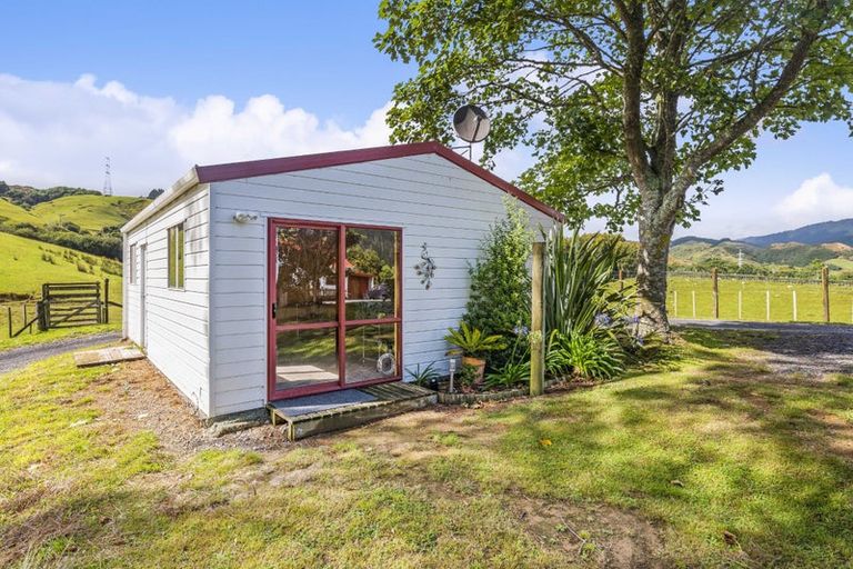Photo of property in 33 Ratadale Road, Reikorangi, Waikanae, 5391