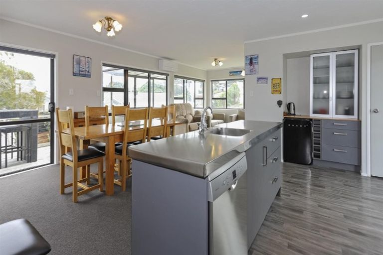 Photo of property in 618a Pukehina Parade, Pukehina, Te Puke, 3189