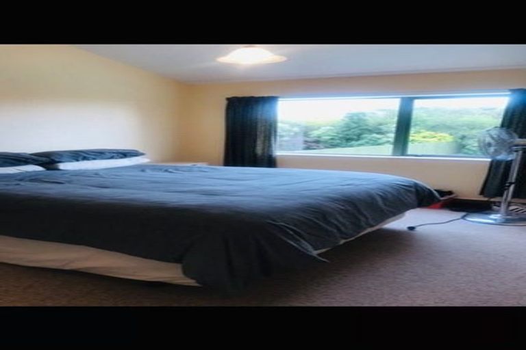 Photo of property in 370 Tararua Road, Levin, 5571