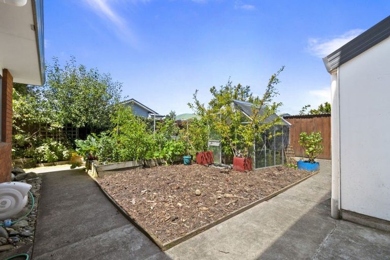Photo of property in 8 Sunshine Place, Kelvin Grove, Palmerston North, 4414