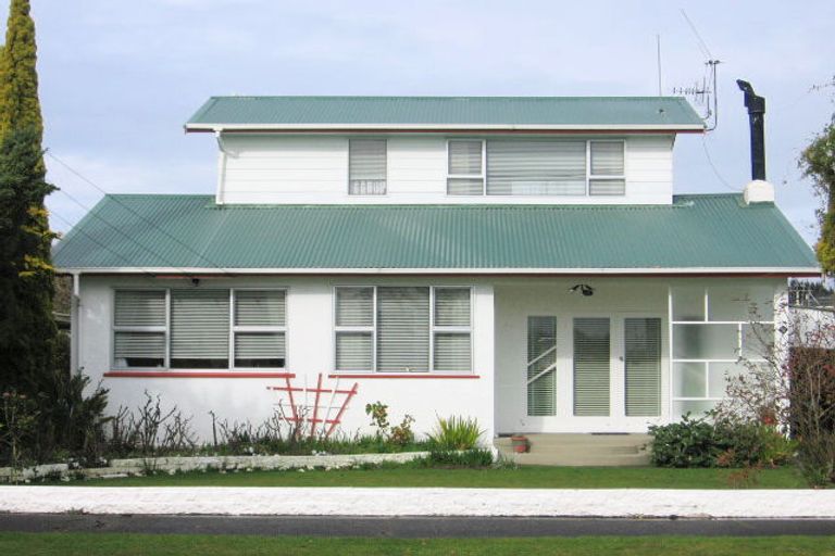 Photo of property in 12 Stirling Crescent, Hokowhitu, Palmerston North, 4410