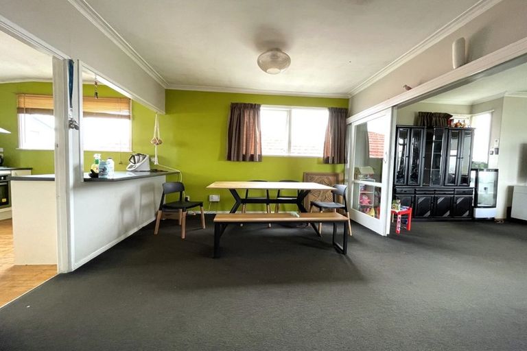 Photo of property in 12 Lewis Road, Pakuranga, Auckland, 2010