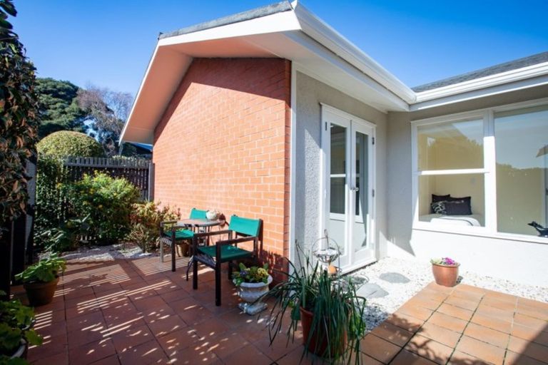 Photo of property in 7 Oak Avenue, Paremata, Porirua, 5024