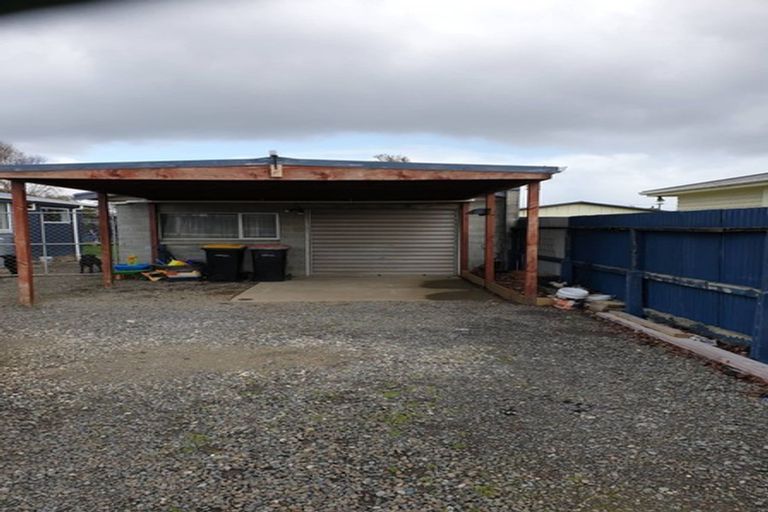 Photo of property in 30 Kilmarnock Street, Wallacetown, 9816