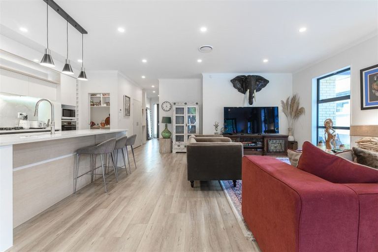 Photo of property in 26 Konoba Avenue, Kumeu, 0810