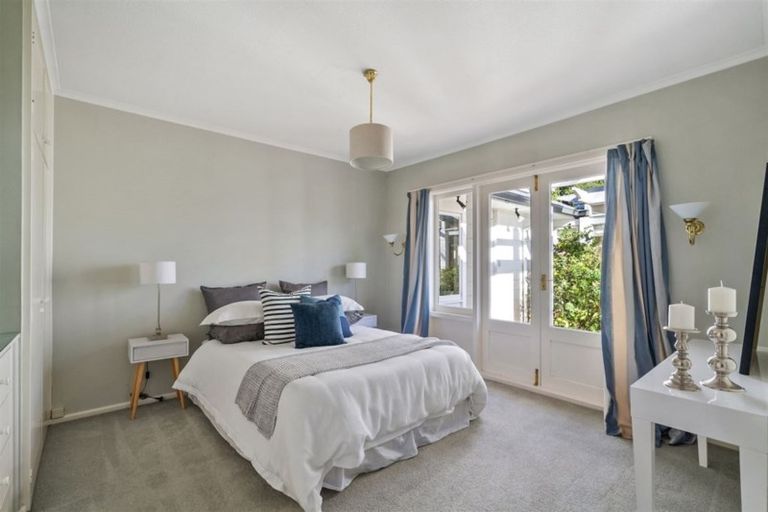 Photo of property in 147 Straven Road, Fendalton, Christchurch, 8014