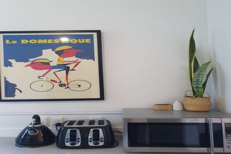 Photo of property in 13a George Street, Thorndon, Wellington, 6011