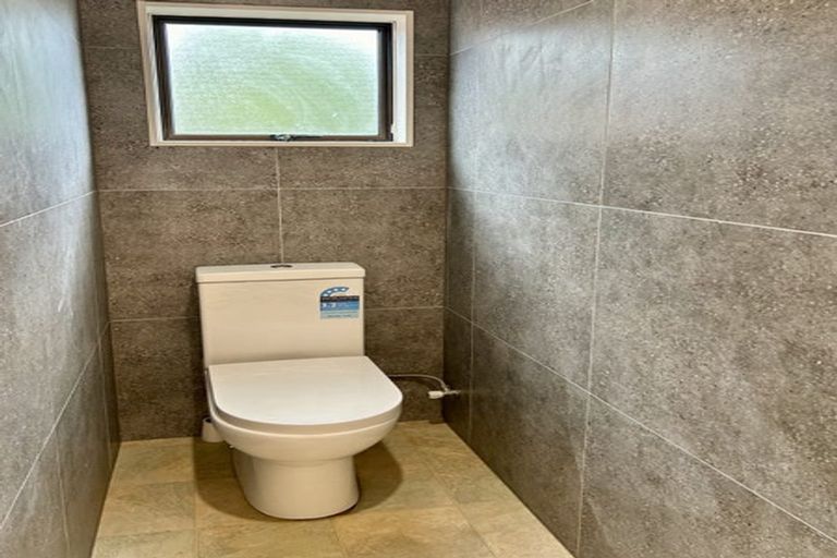 Photo of property in 2/30 Ribblesdale Road, Henderson, Auckland, 0612