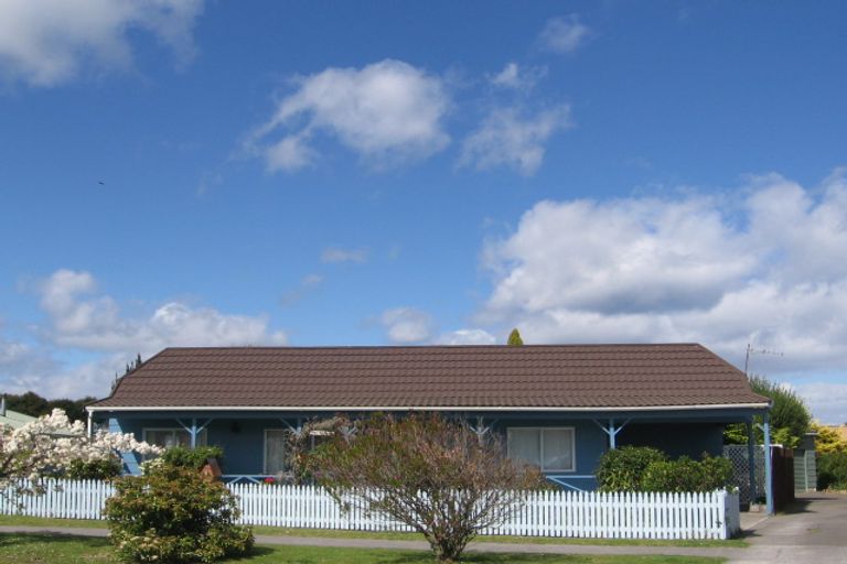 Photo of property in 43 Arthur Crescent, Hilltop, Taupo, 3330