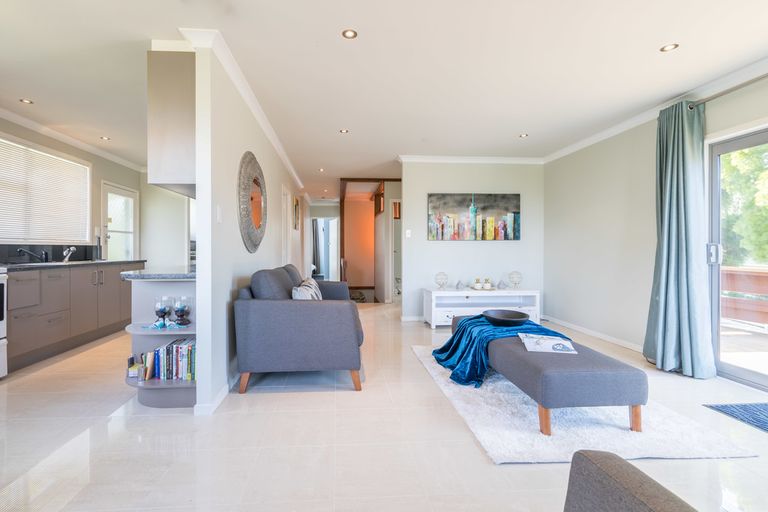 Photo of property in 15 Spargo Road, Massey, Auckland, 0614