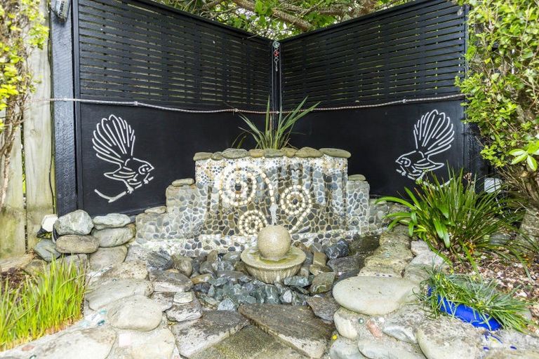 Photo of property in 11a Ormrod Grove, Riverstone Terraces, Upper Hutt, 5018