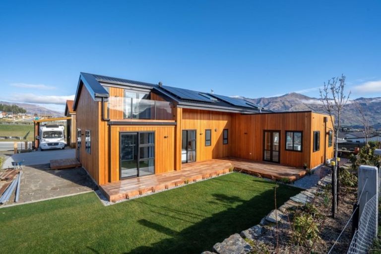 Photo of property in 212 Aubrey Road, Wanaka, 9305