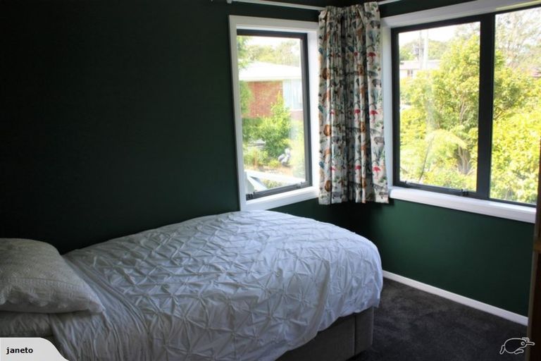 Photo of property in 52 Poto Road, Normandale, Lower Hutt, 5010