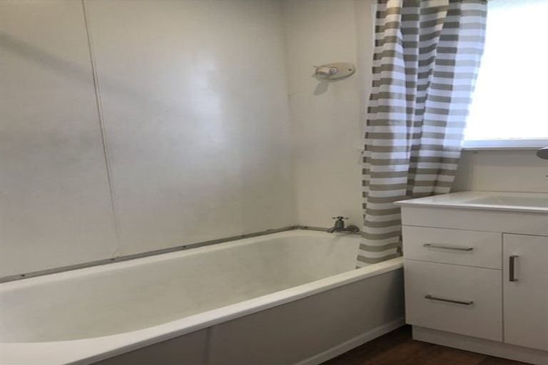 Photo of property in 8 Cheshire Street, Cannons Creek, Porirua, 5024