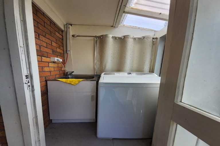 Photo of property in 2/20a Woodbine Avenue, Greenlane, Auckland, 1051